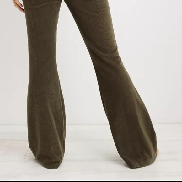 NEW Aerie Women's Groove-On Rib Velour High Waisted Flare Pant Olive - Picture 8 of 12